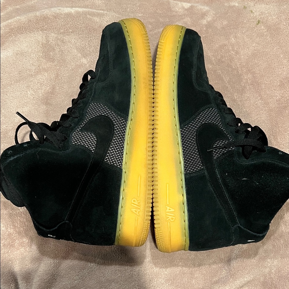 Nike Air Force 1 High ‘07 LV8 Black and Gum Bottom’s Men's Sneakers - Picture 3 of 8